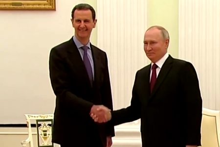 Assad và gia đình trốn sang Moscow